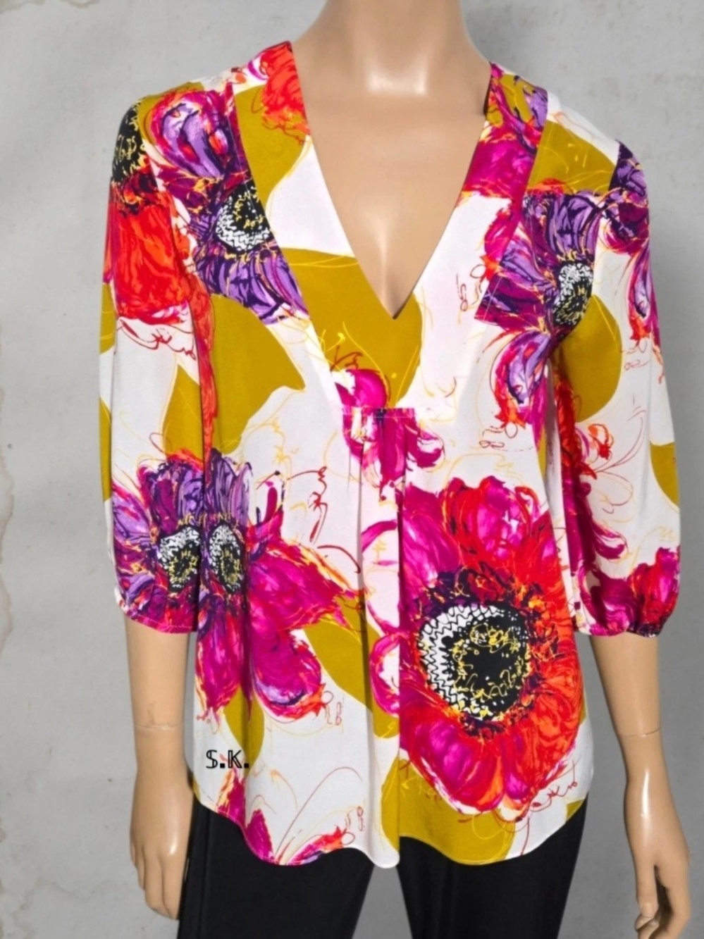 Trina Turk Nanette Bela Roseta 100% Silk Floral Blouse V-Neck M Style #166100 - Picture 5 of 14